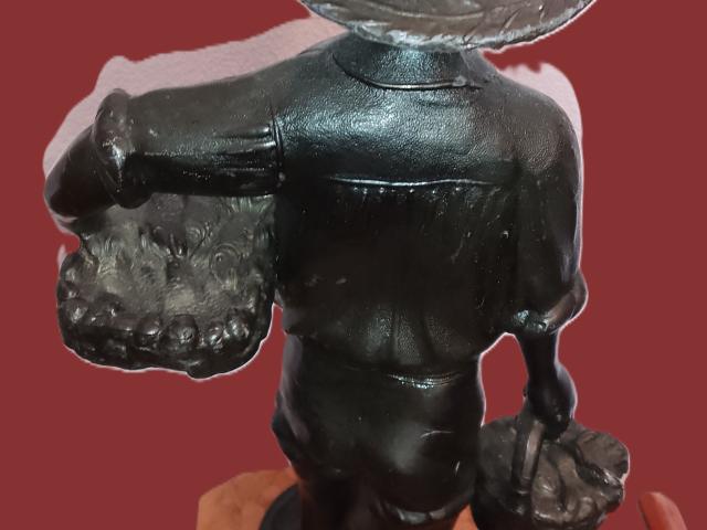 Statuie metalica Culegatorul vintage retro galerie de arta