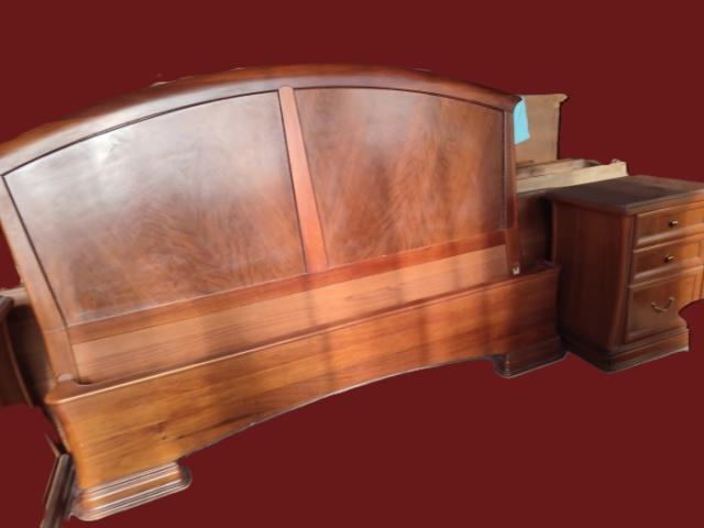 Set dormitor pat, noptiere, comoda mobilier anticariat vintage retro