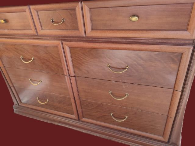 Set dormitor pat, noptiere, comoda mobilier anticariat vintage retro