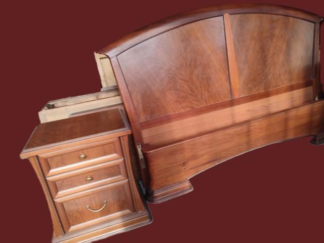 Set dormitor pat, noptiere, comoda mobilier anticariat vintage retro