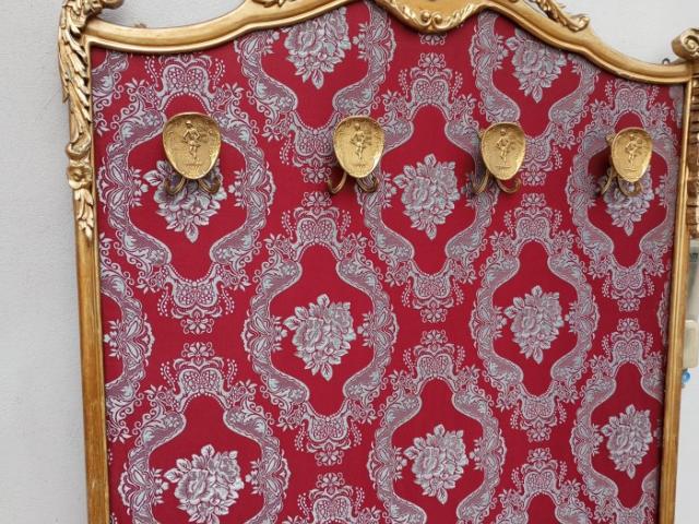 Cuier mobila vintage de epoca mobilier antic colectie antichitati retro lux