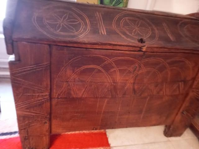 Lada vintage mobila veche de epoca mobilier antic retro antichitati