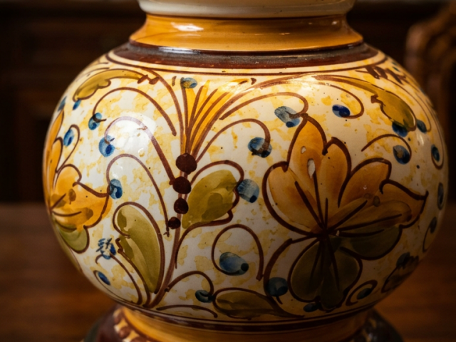 Lampa maiolica mobila vintage epoca mobilier antic colectie