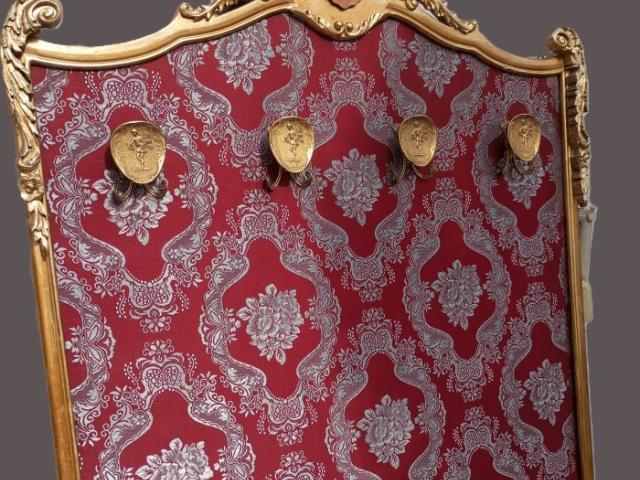 Cuier Renastere florentina mobilier de colectie epoca anticariat