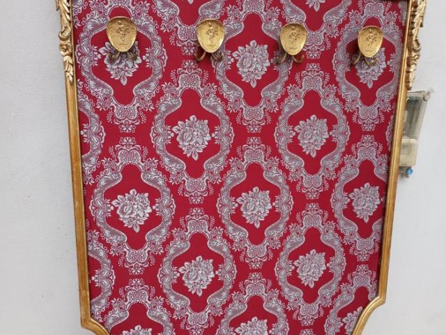 Cuier Renastere florentina mobilier de colectie epoca anticariat