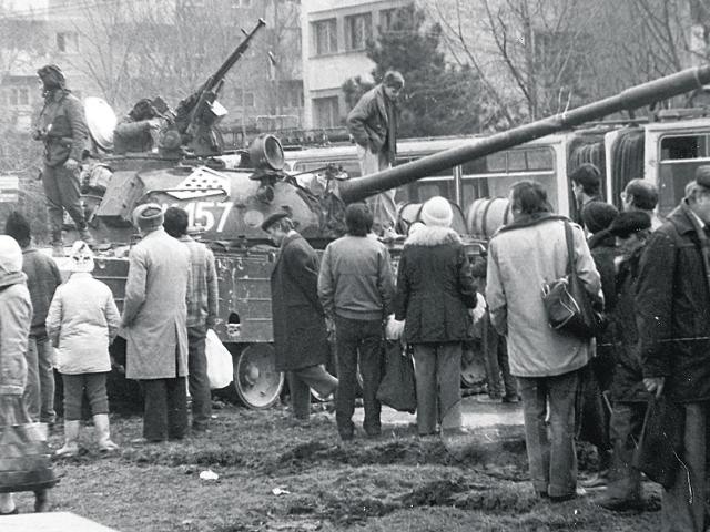 Poster vintage decoratiuni de colectie galerie antichitati, canvas  Revolutia 1989