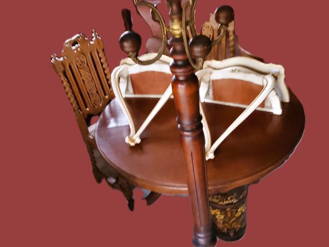 Cuier vintage de colectie mobila de epoca , antichitati