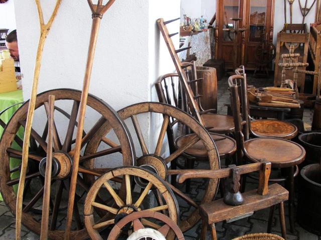 Doresti un design rustic unic pt cabana sau pensiune ta? Noi suntem solutia orice iti doresti!