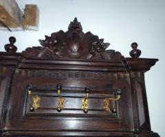 Cuier Renastere vintage mobilier de epoca epoca mobila epoca anticariat