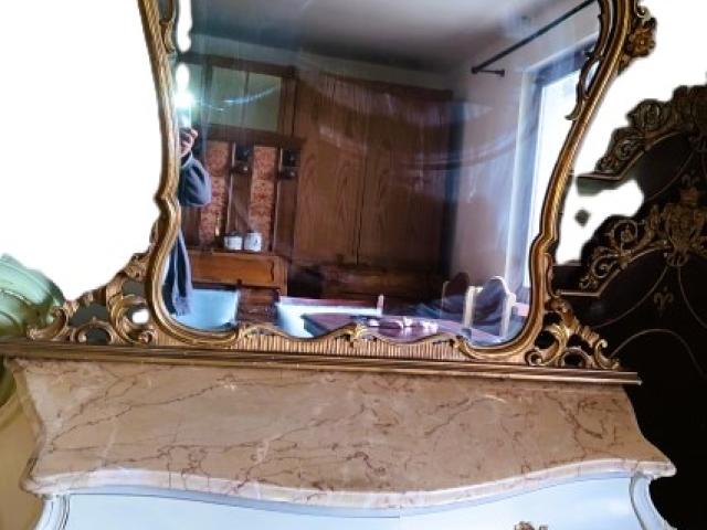 Comoda vintage mobila de epoca, mobilier antic retro antichitati.