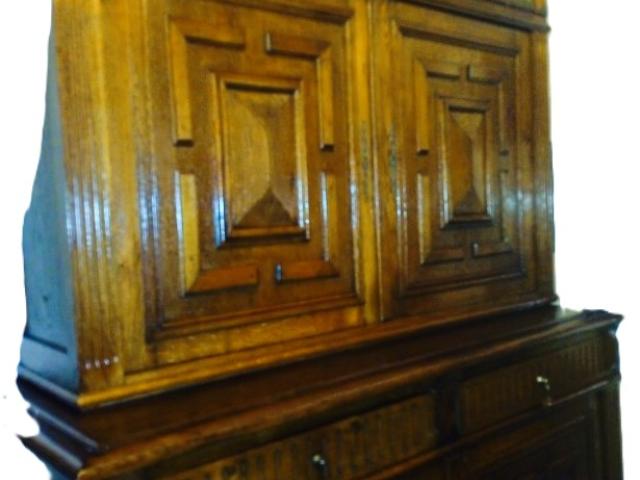 Credent Renastere retro mobilier de epoca mobila antica vintage antichitati