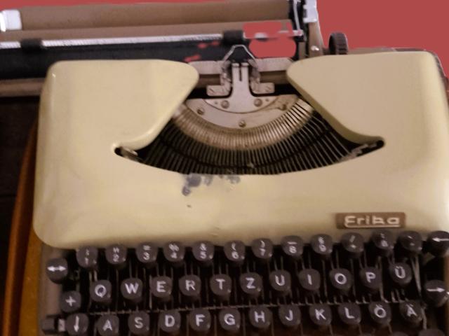 Masina de scris antica decoratiuni de epoca mobila vintage retro antichitati