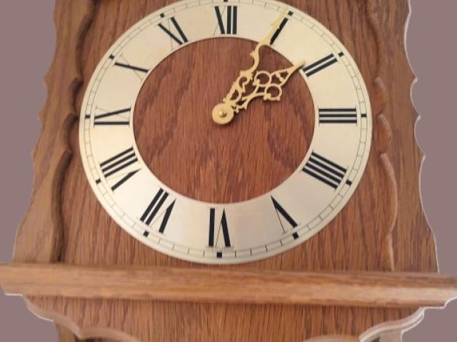 Ceas cu contragreutati decoratiuni rustice antice vintage retro obiecte de colectie antichitat