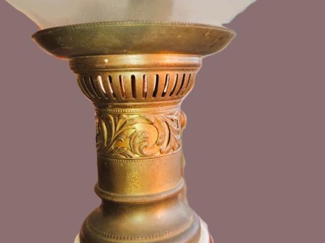 Lampa maiolica  vintage mobilier de epoca mobila de colectie antichitati