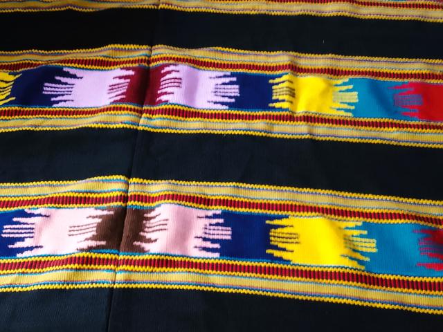 Covor lana taranesc vintage antic piese de epoca obiecte rustice traditionale antichitati