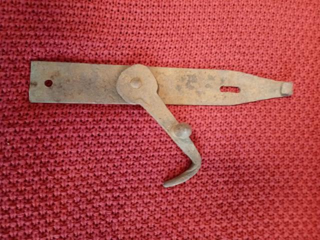 Incuietoare vintage obiect de epoca decoratiune rustica antica gradina