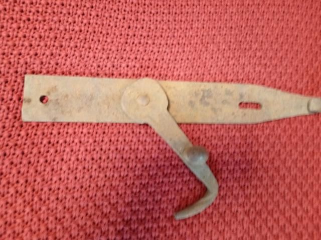 Incuietoare vintage obiect de epoca decoratiune rustica antica gradina