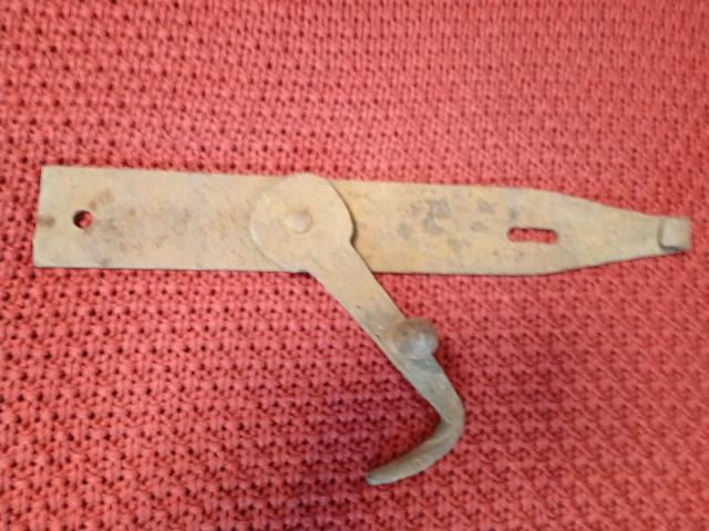 Incuietoare vintage obiect de epoca decoratiune rustica antica gradina