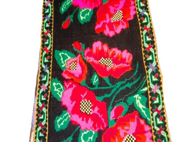 Covor lana taranesc vintage antic piese de epoca obiecte rustice traditionale antichitati