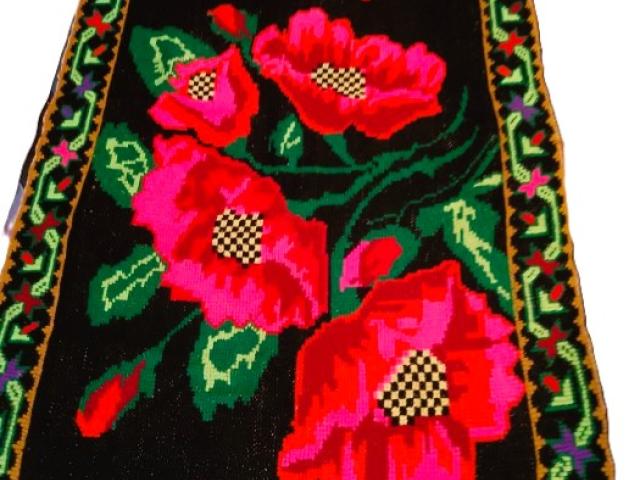Covor lana taranesc vintage antic piese de epoca obiecte rustice traditionale antichitati