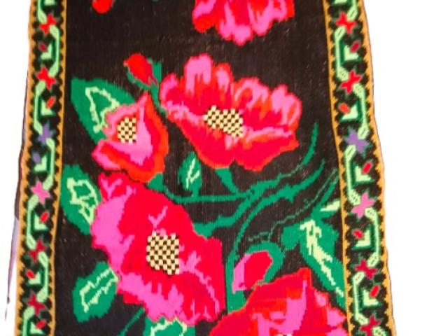 Covor lana taranesc vintage antic piese de epoca obiecte rustice traditionale antichitati