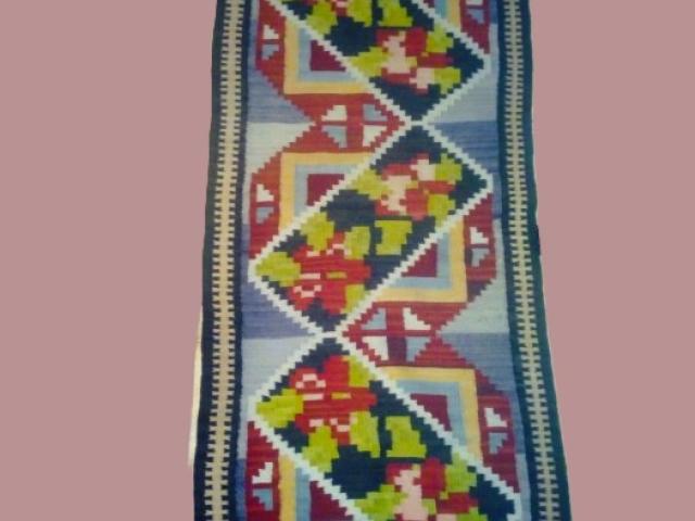 Covor lana taranesc vintage antic piese de epoca obiecte rustice traditionale antichitati