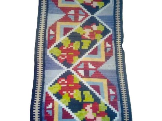 Covor lana taranesc vintage antic piese de epoca obiecte rustice traditionale antichitati