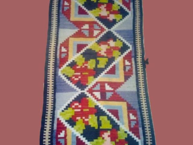 Covor lana taranesc vintage antic piese de epoca obiecte rustice traditionale antichitati