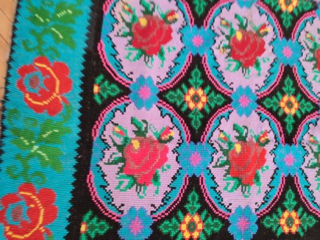 Covor lana taranesc vintage antic piese de epoca obiecte rustice traditionale antichitati