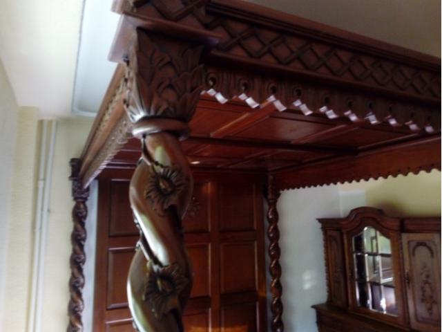 Pat Baldachin mahon amplu sculptat, modelul de lux