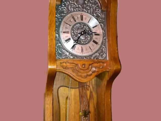 Ceas pendul vintage decoratiuni antice retro mobila de colectie antichitati