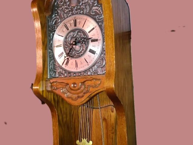 Ceas pendul vintage decoratiuni antice retro mobila de colectie antichitati