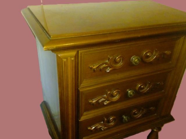 Comodina Renastere mobila antica de colectie mobilier de epoca antichitati