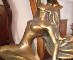 Statuie bronz decoratiuni de lux deosebite obiecte decor luxurios antichitati