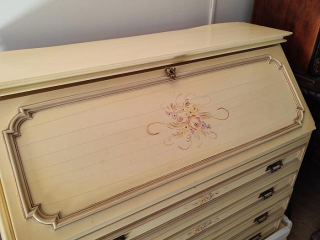 Comoda venetiana mobila vintage epoca mobilier antic de colectie