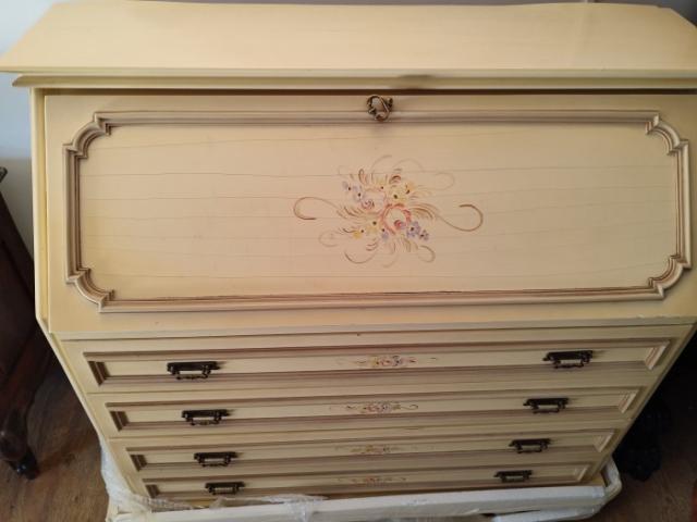 Comoda venetiana mobila vintage epoca mobilier antic de colectie